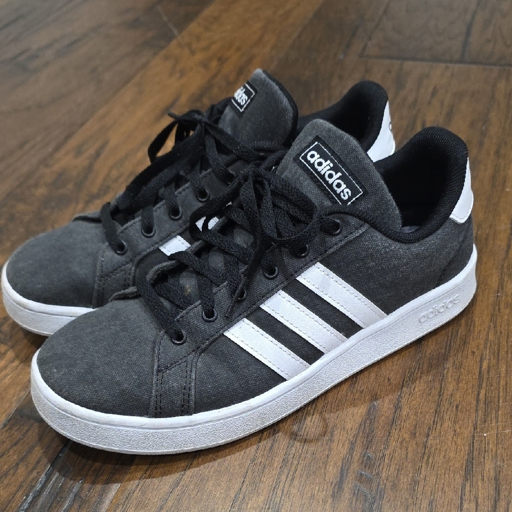 Adidas Grand Court Sneakers Unisex Youth Size 5, Fits Women's 6.5/7